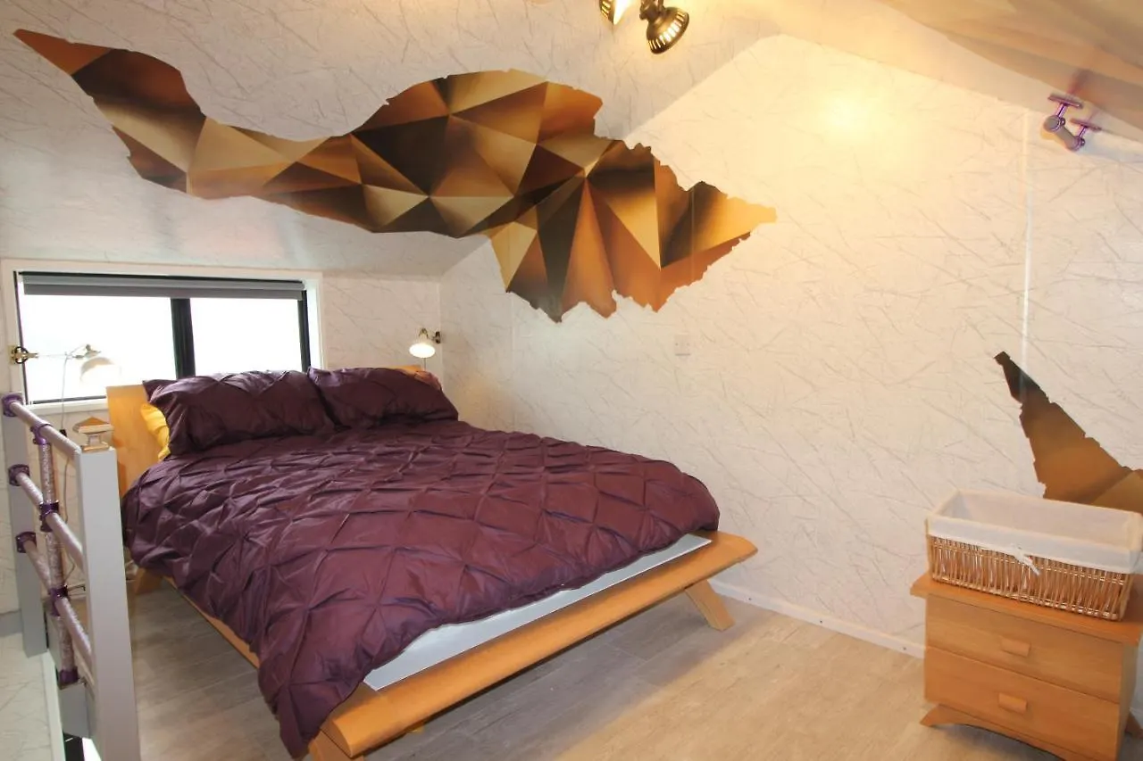 Fantastic Waterside Apartment In Brighton Marina